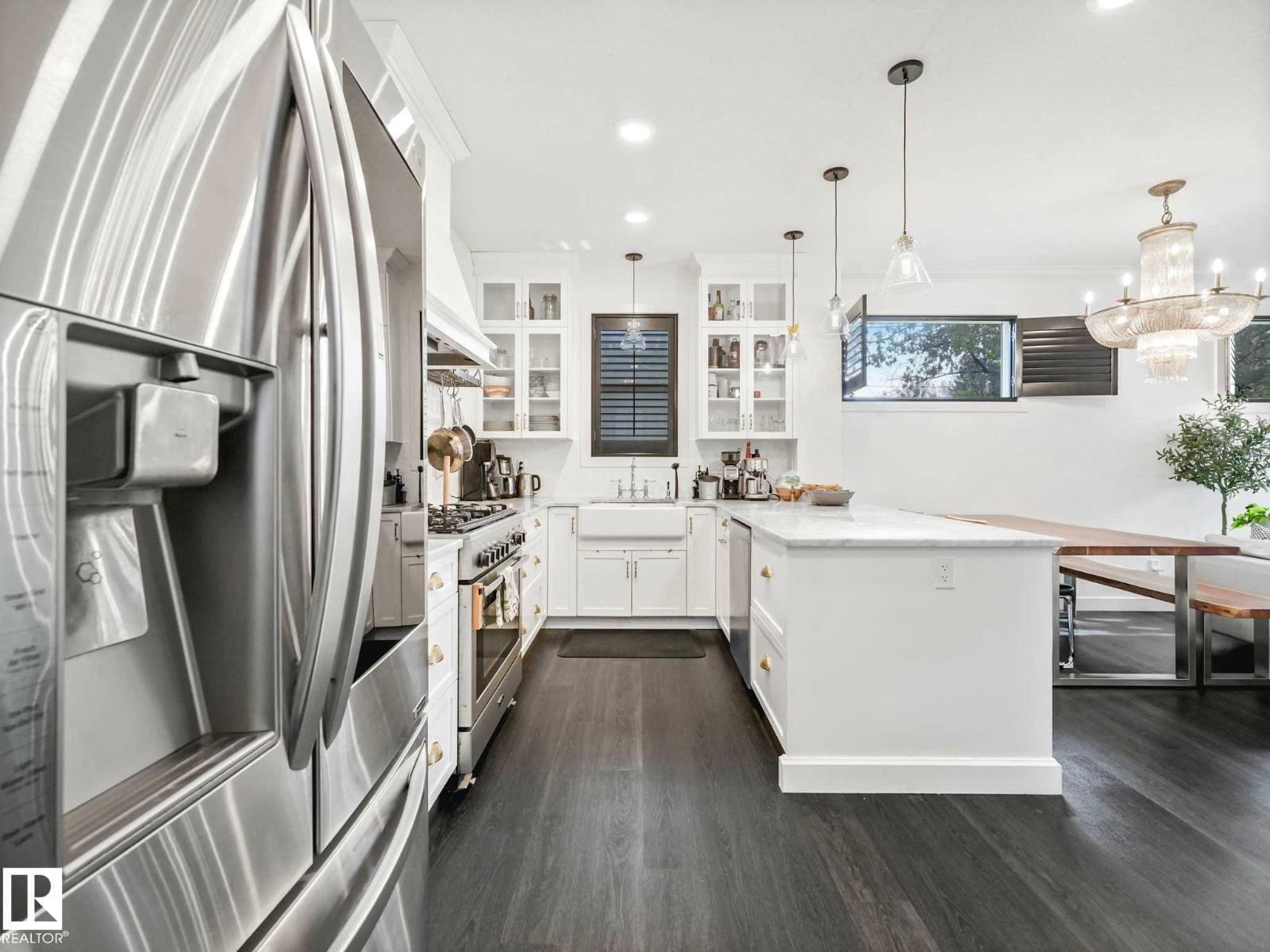 6420 106 ST NW - 5
