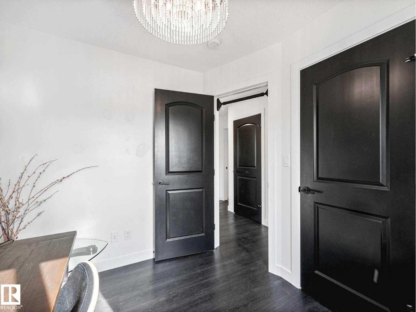 6420 106 ST NW - 23