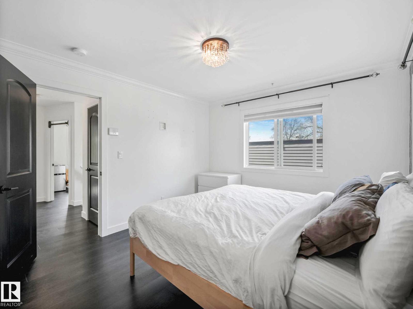 6420 106 ST NW - 31