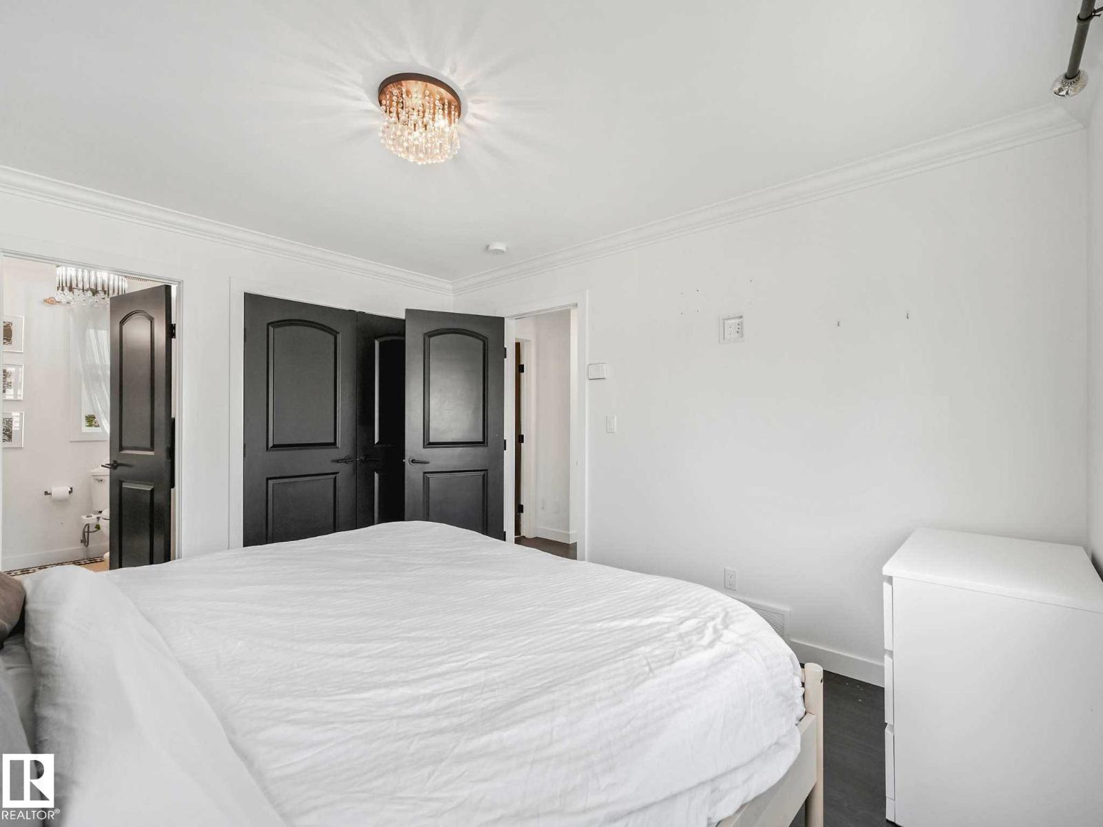 6420 106 ST NW - 30