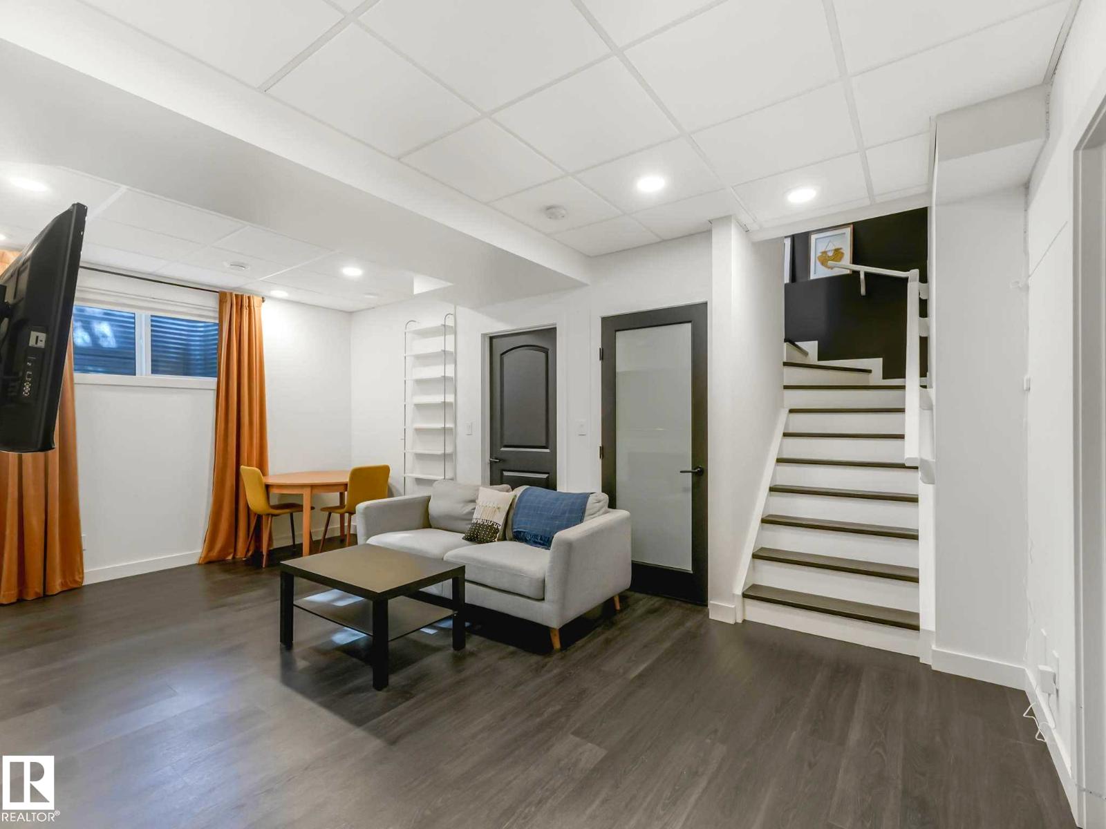 6420 106 ST NW - 39