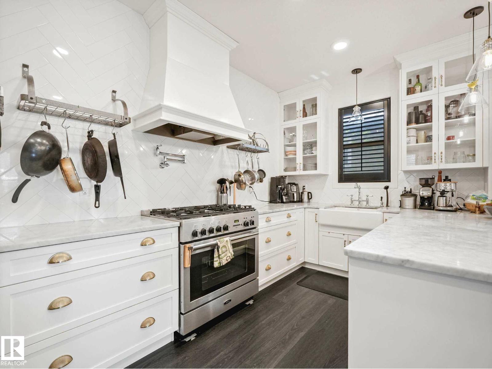 6420 106 ST NW - 6