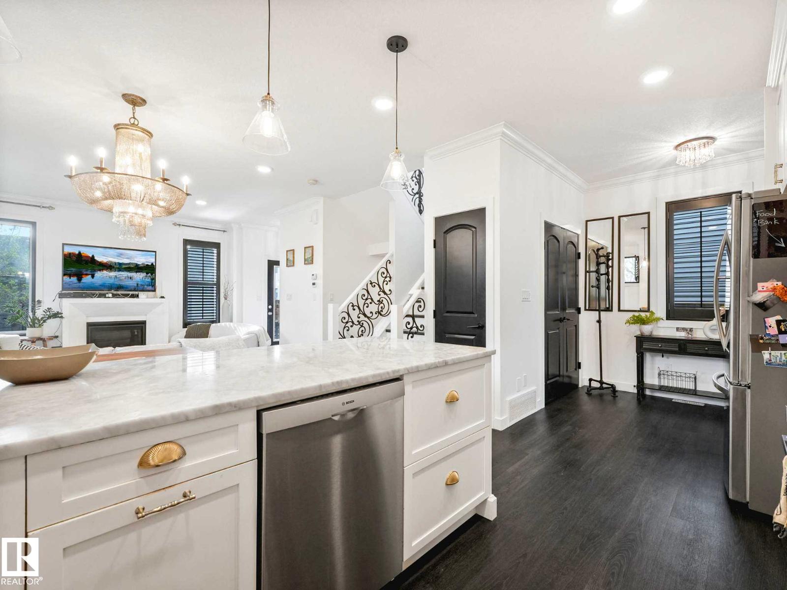 6420 106 ST NW - 8