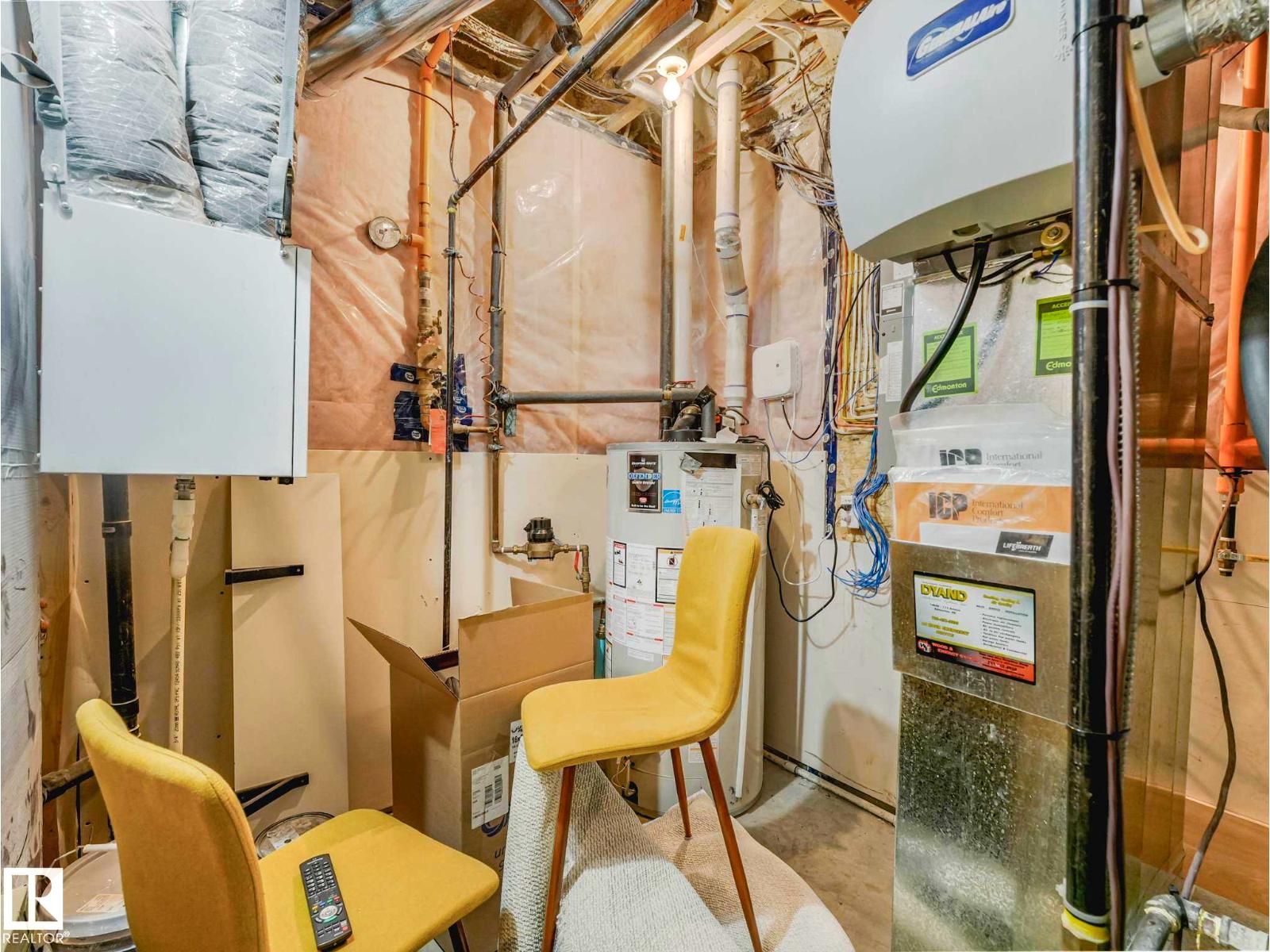 6420 106 ST NW - 47
