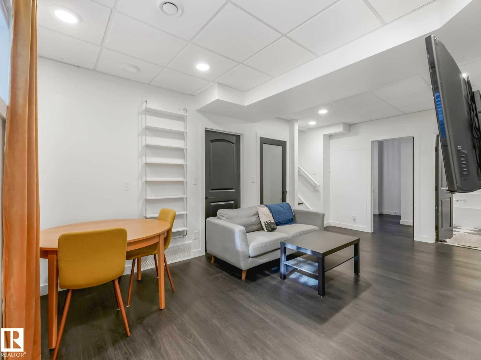 6420 106 ST NW - 40