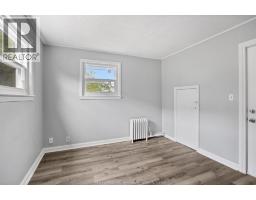 Living room - 374 Campbell, Windsor, ON N9H2B3 Photo 6