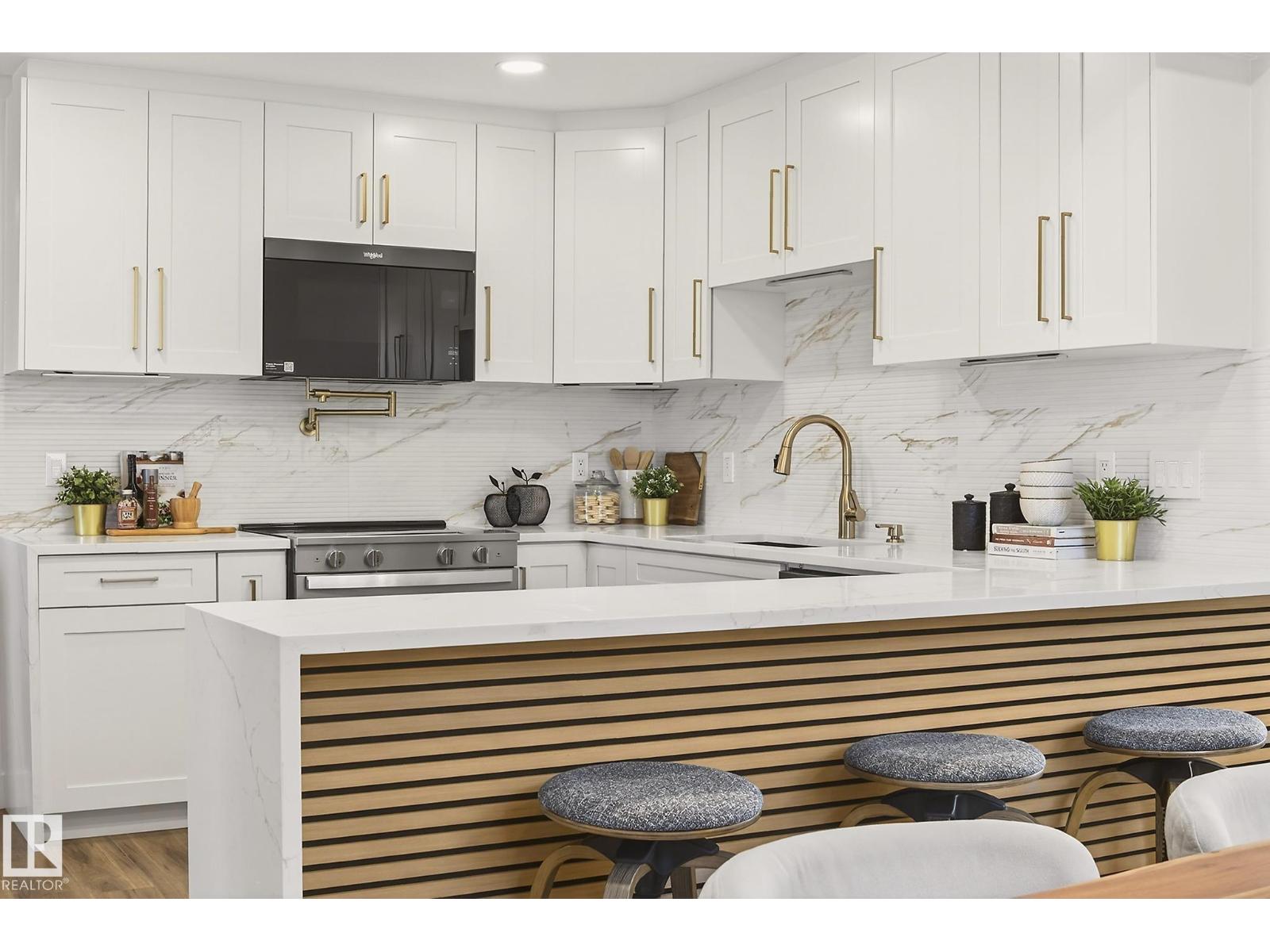 18312 91 AV NW - 1