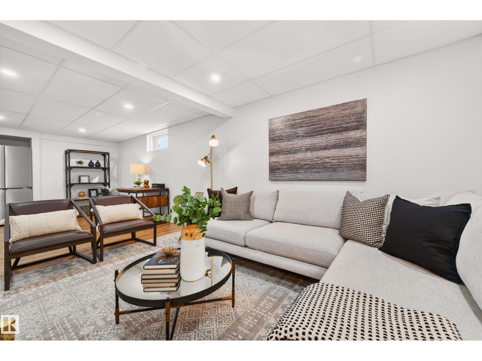 18312 91 AV NW - 65