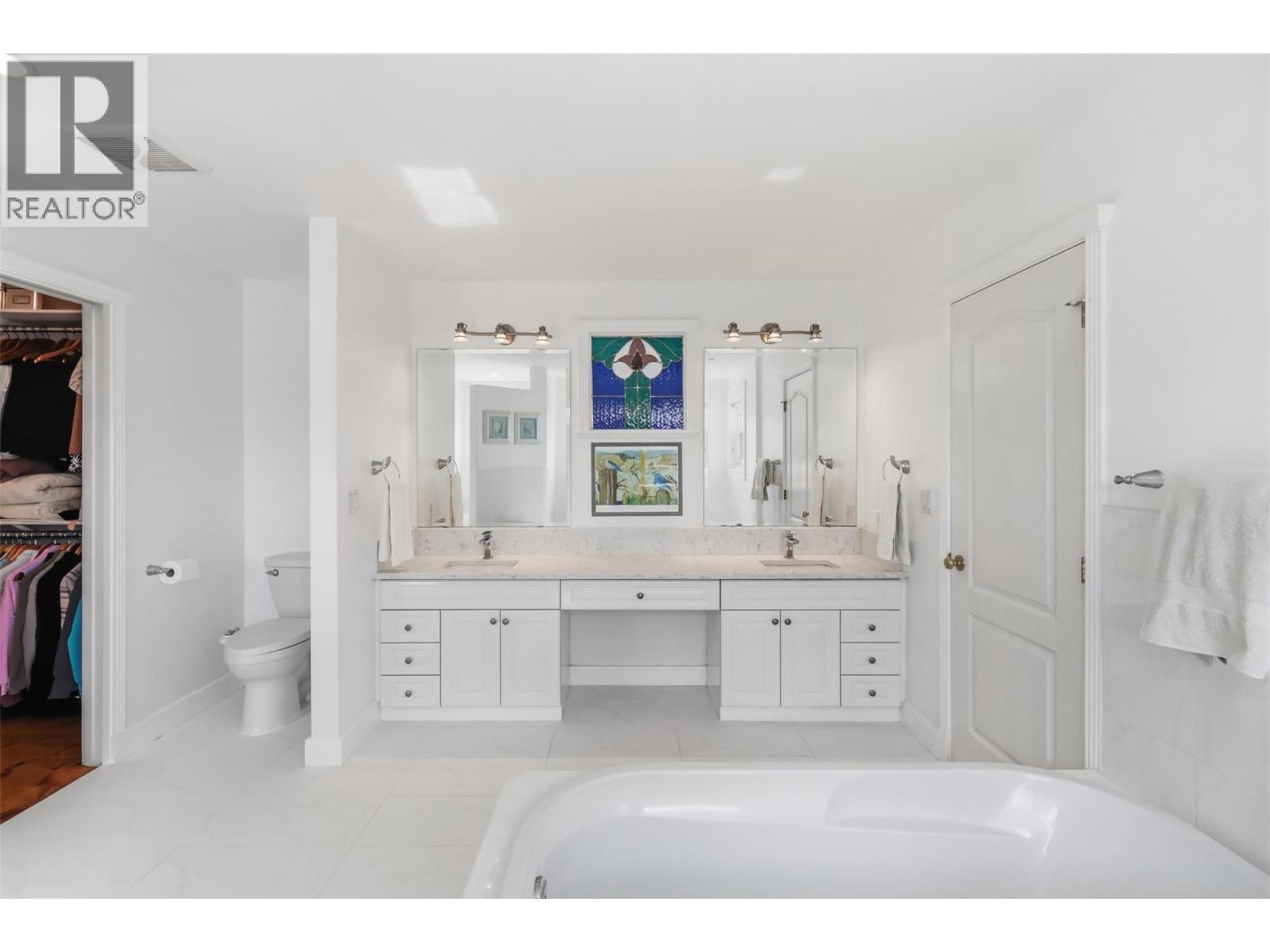 260 SUNHILL Court - 33