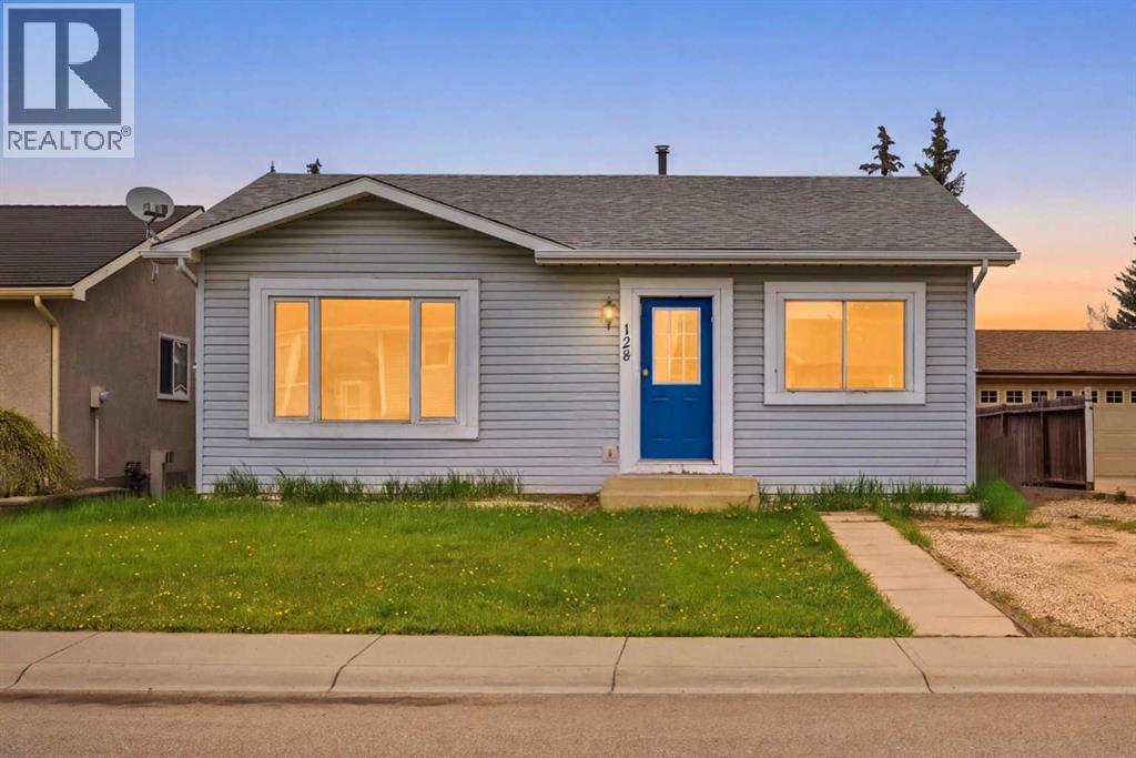 128 Ridgegate Way SW - 1