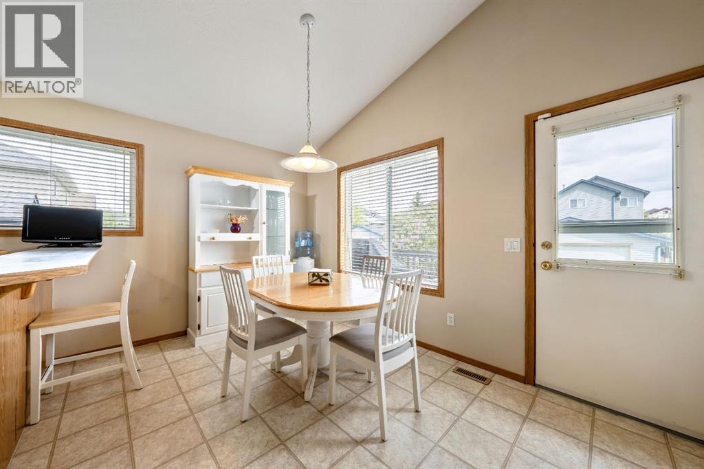 142 Coventry View NE - 12