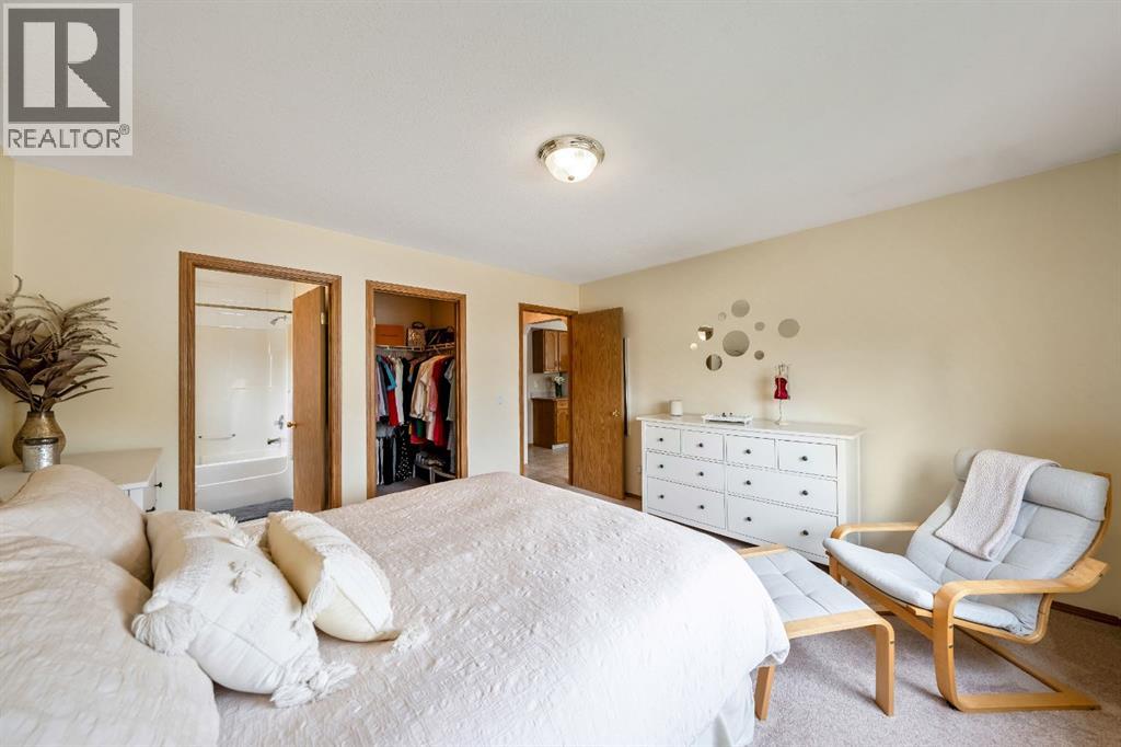 142 Coventry View NE - 15