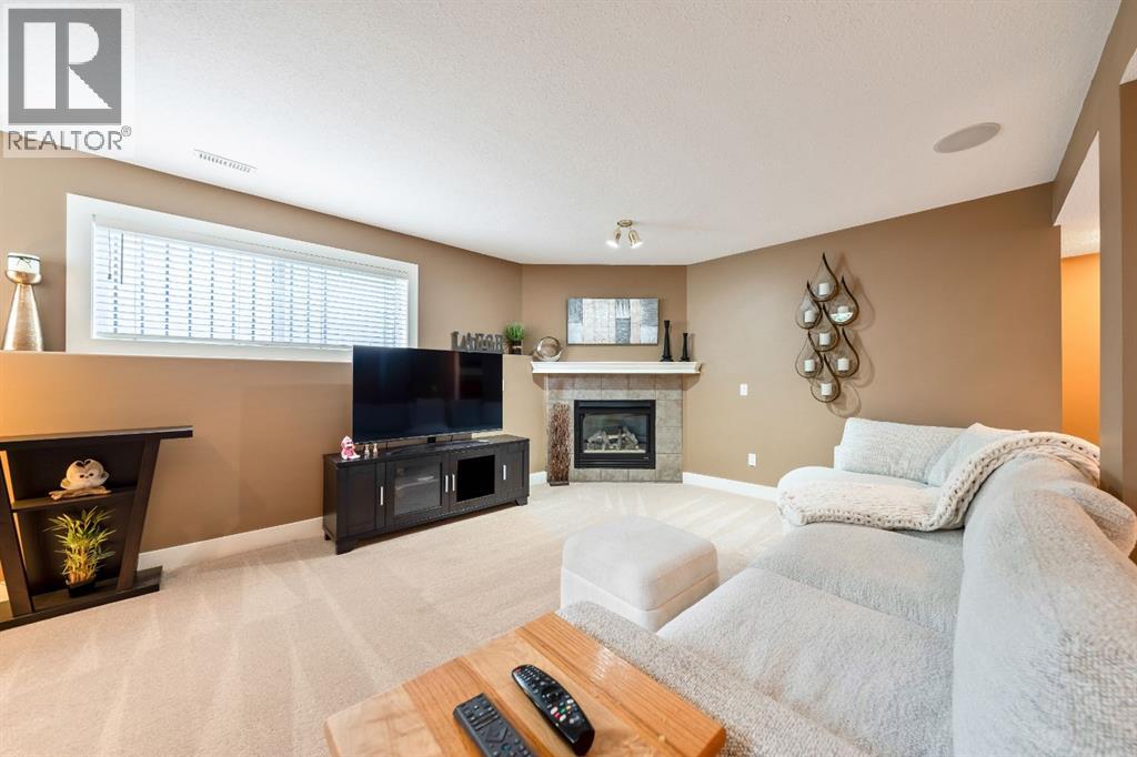 142 Coventry View NE - 24