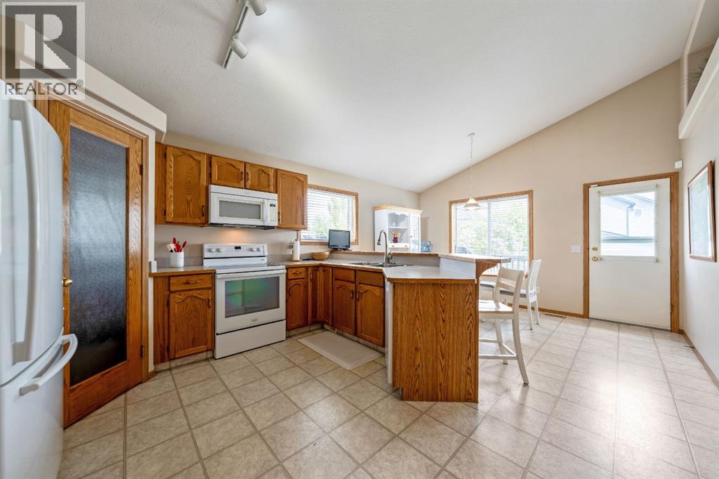142 Coventry View NE - 11