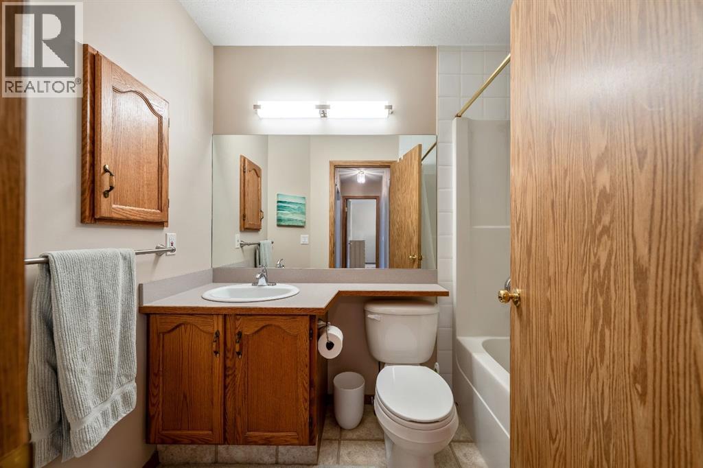 142 Coventry View NE - 10