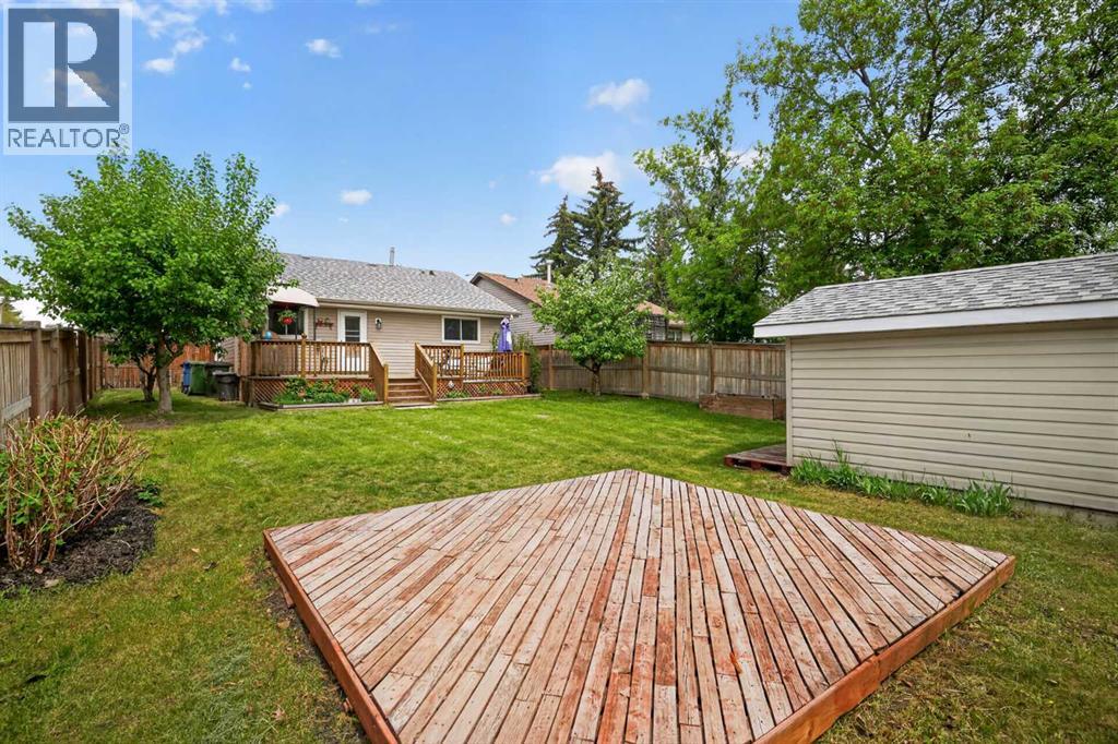 76 Marquis Place SE - 32