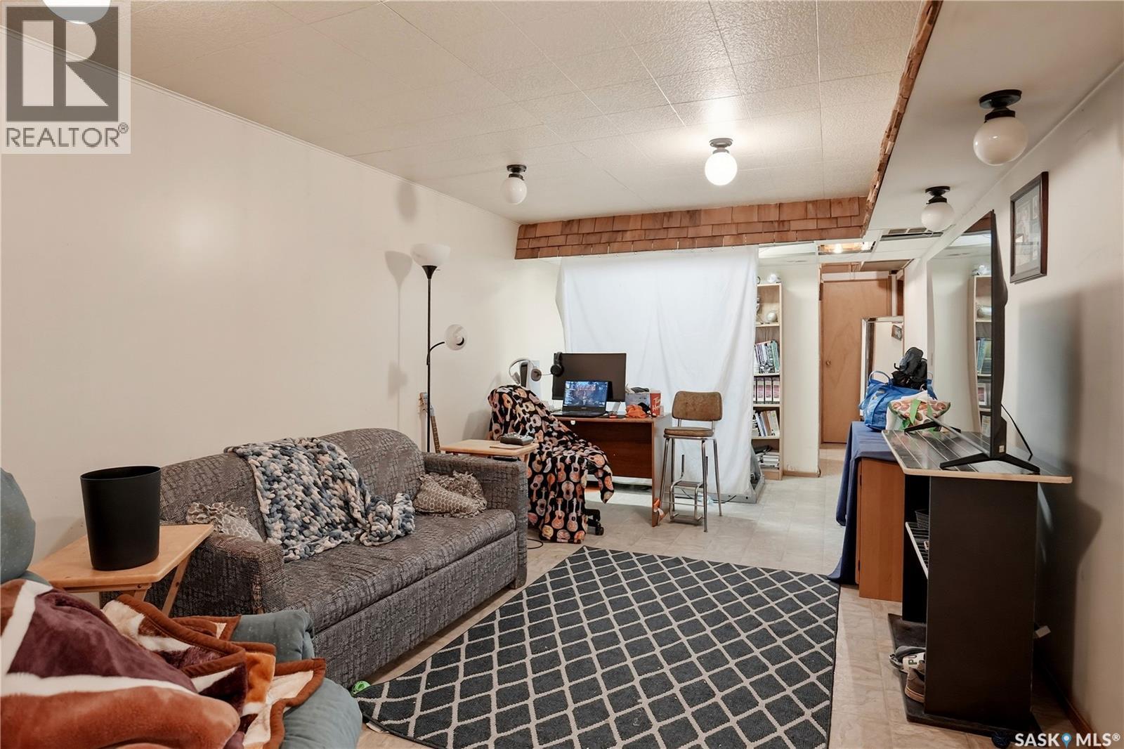 2106 101st CRESCENT - 12