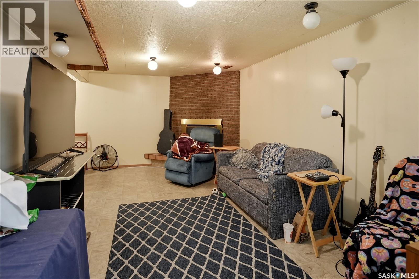 2106 101st CRESCENT - 13
