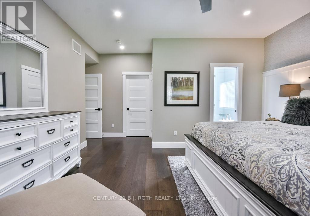 14 EDWARD STREET W - 16
