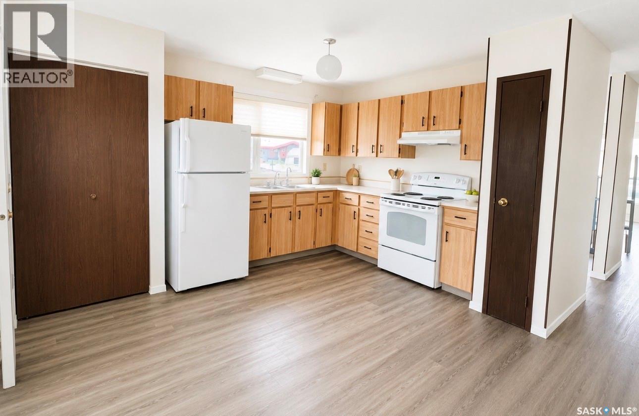 225 Westview DRIVE N - 4