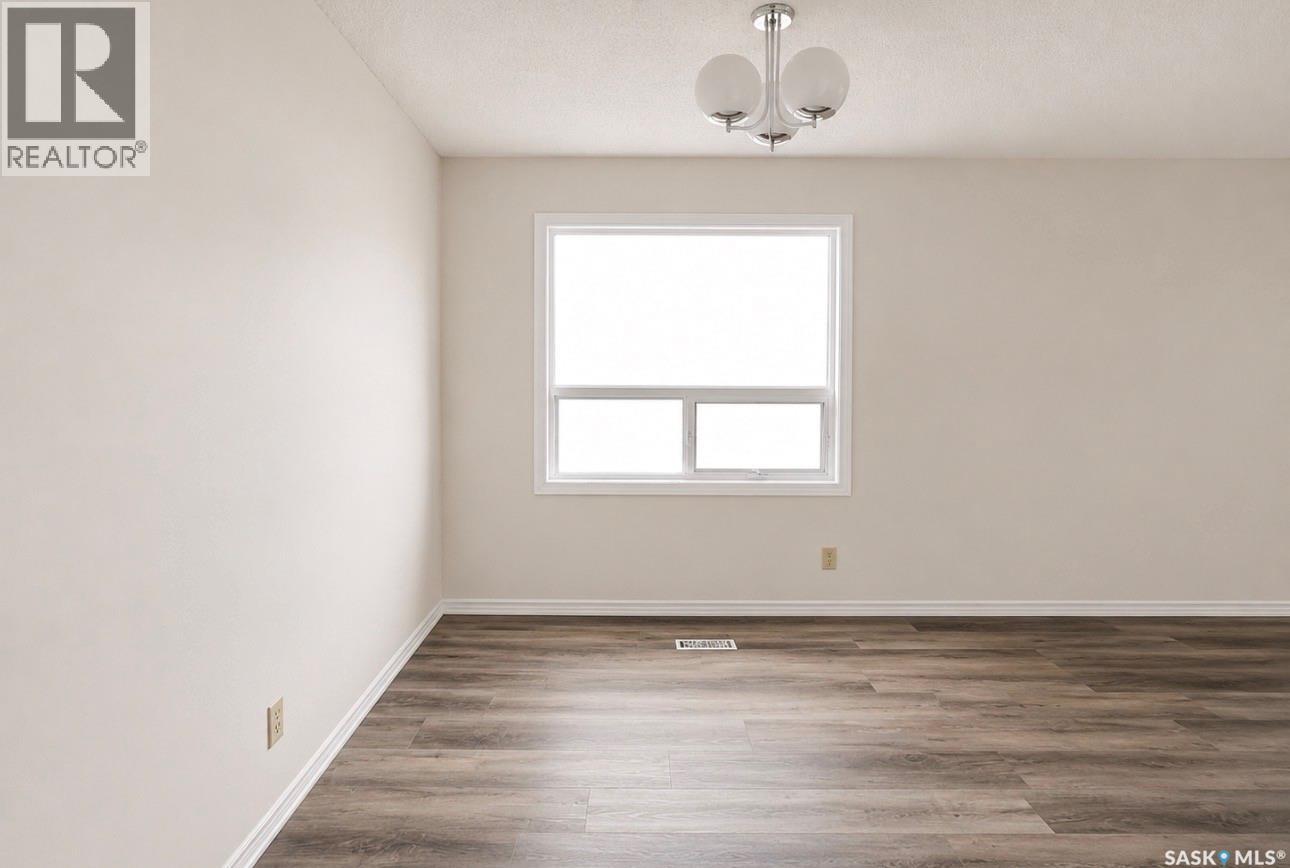 225 Westview DRIVE N - 5