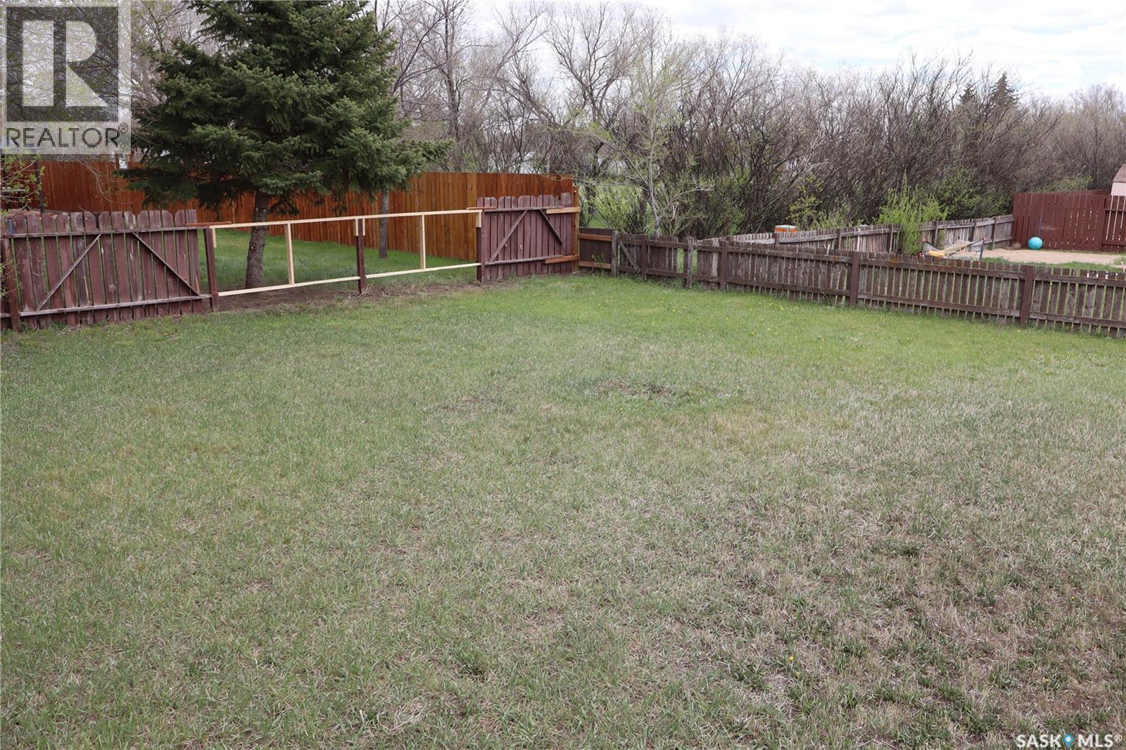 225 Westview DRIVE N - 2