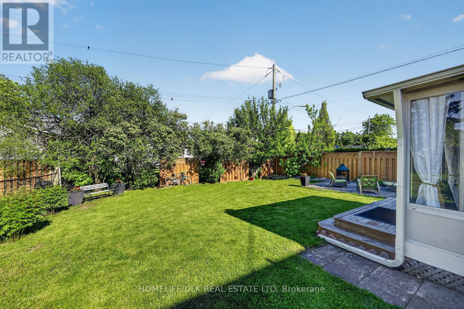 61 SALISBURY AVENUE - 34