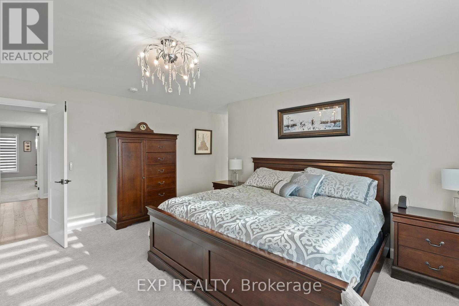 3919 MITCHELL CRESCENT - 20