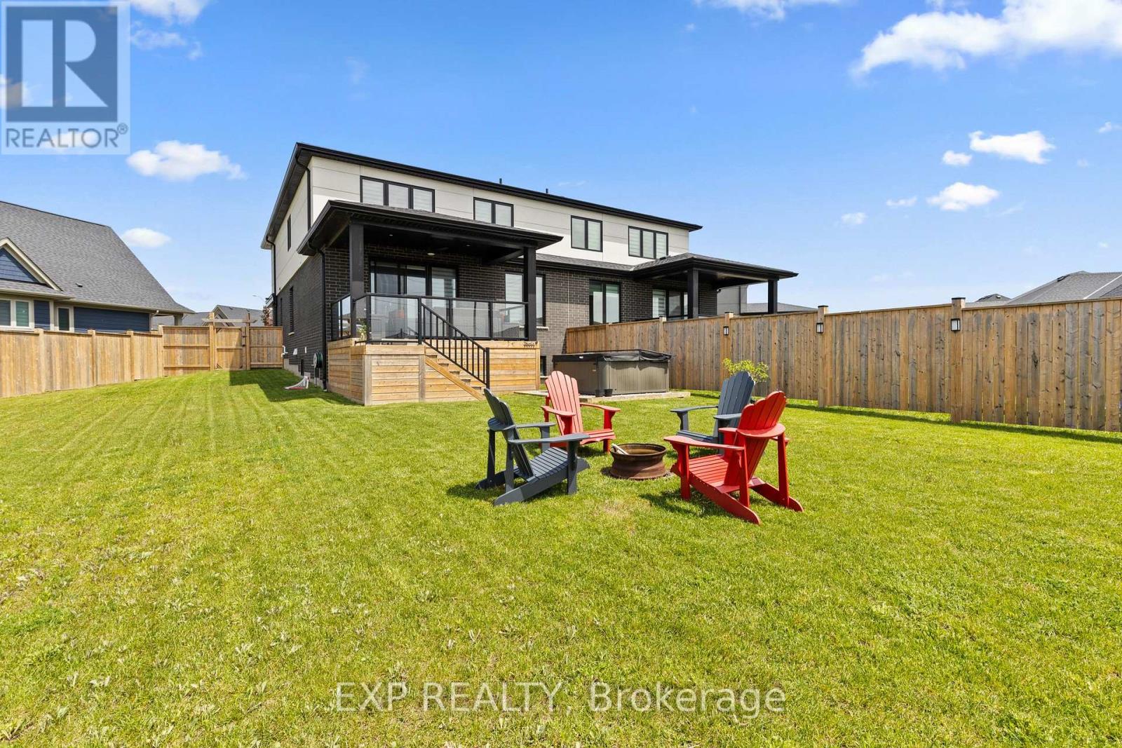 3919 MITCHELL CRESCENT - 38