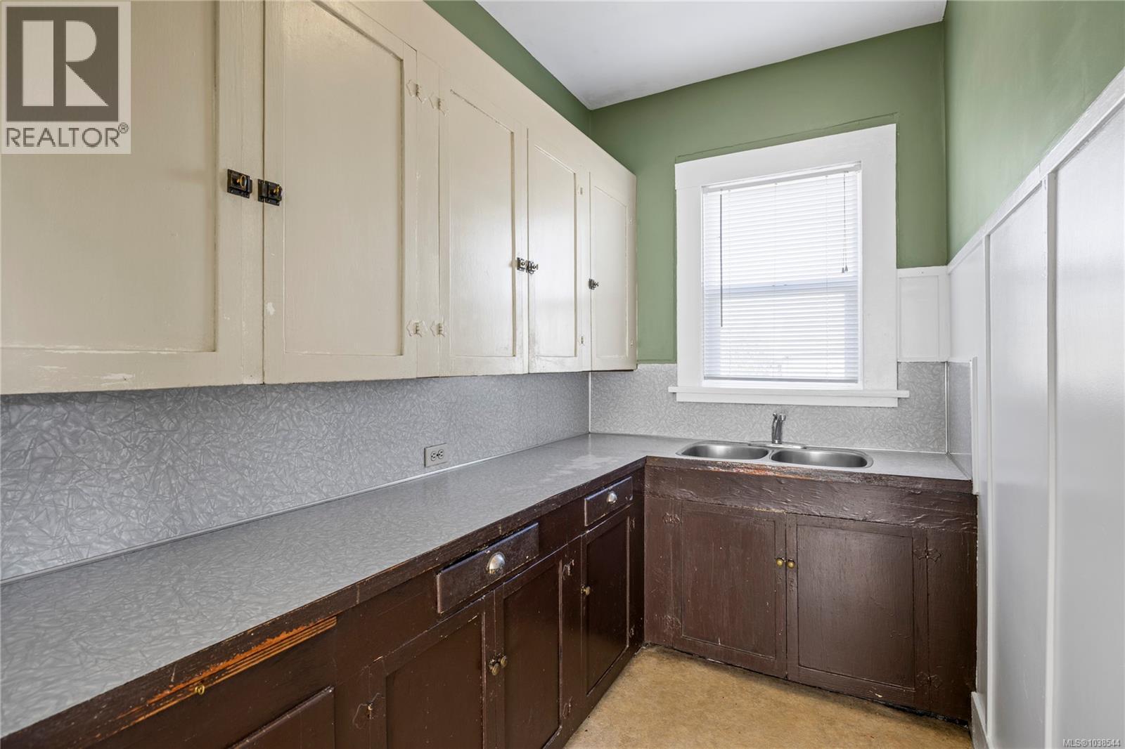 103 Haliburton St - 18