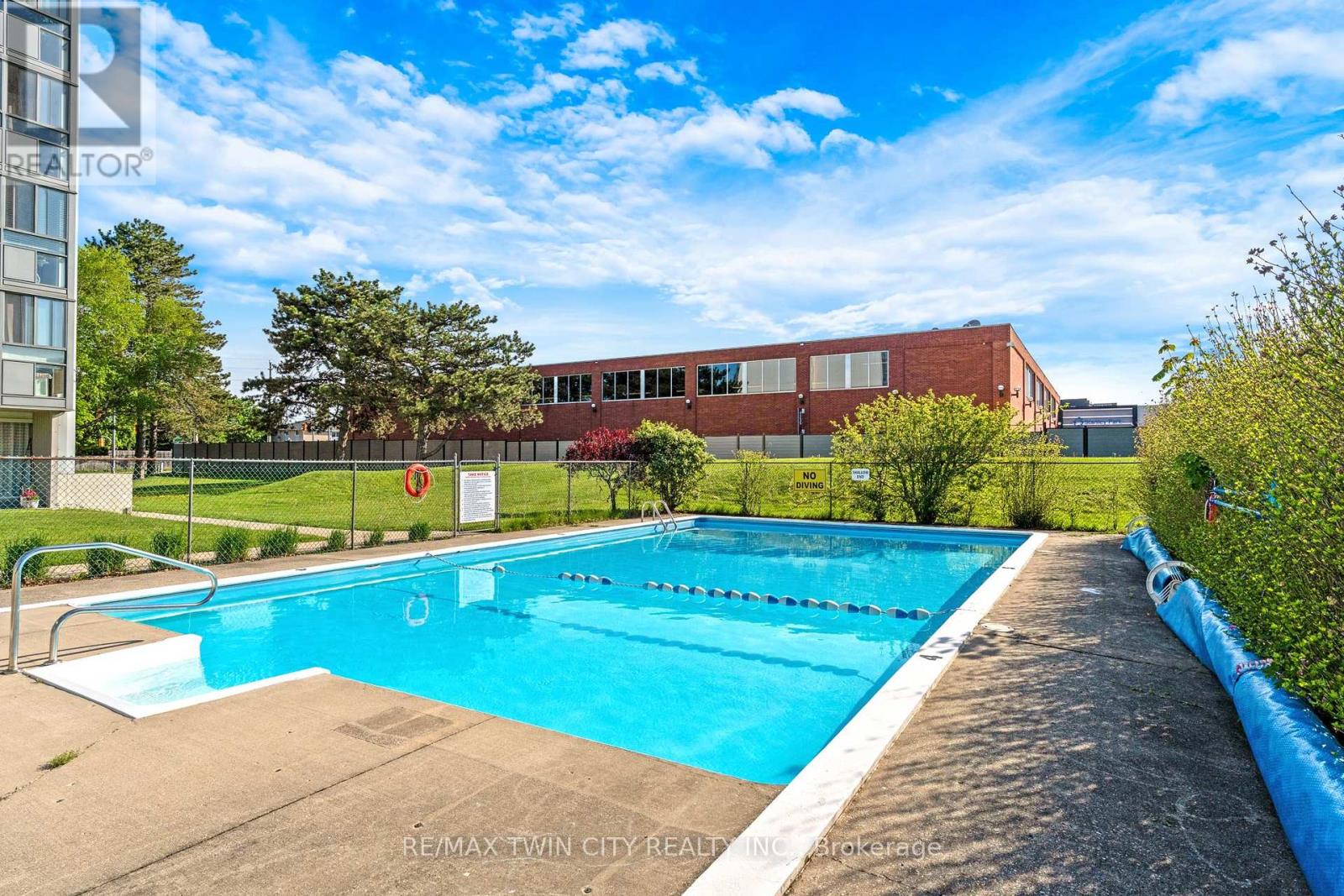 #306 24 MIDLAND DRIVE - 26