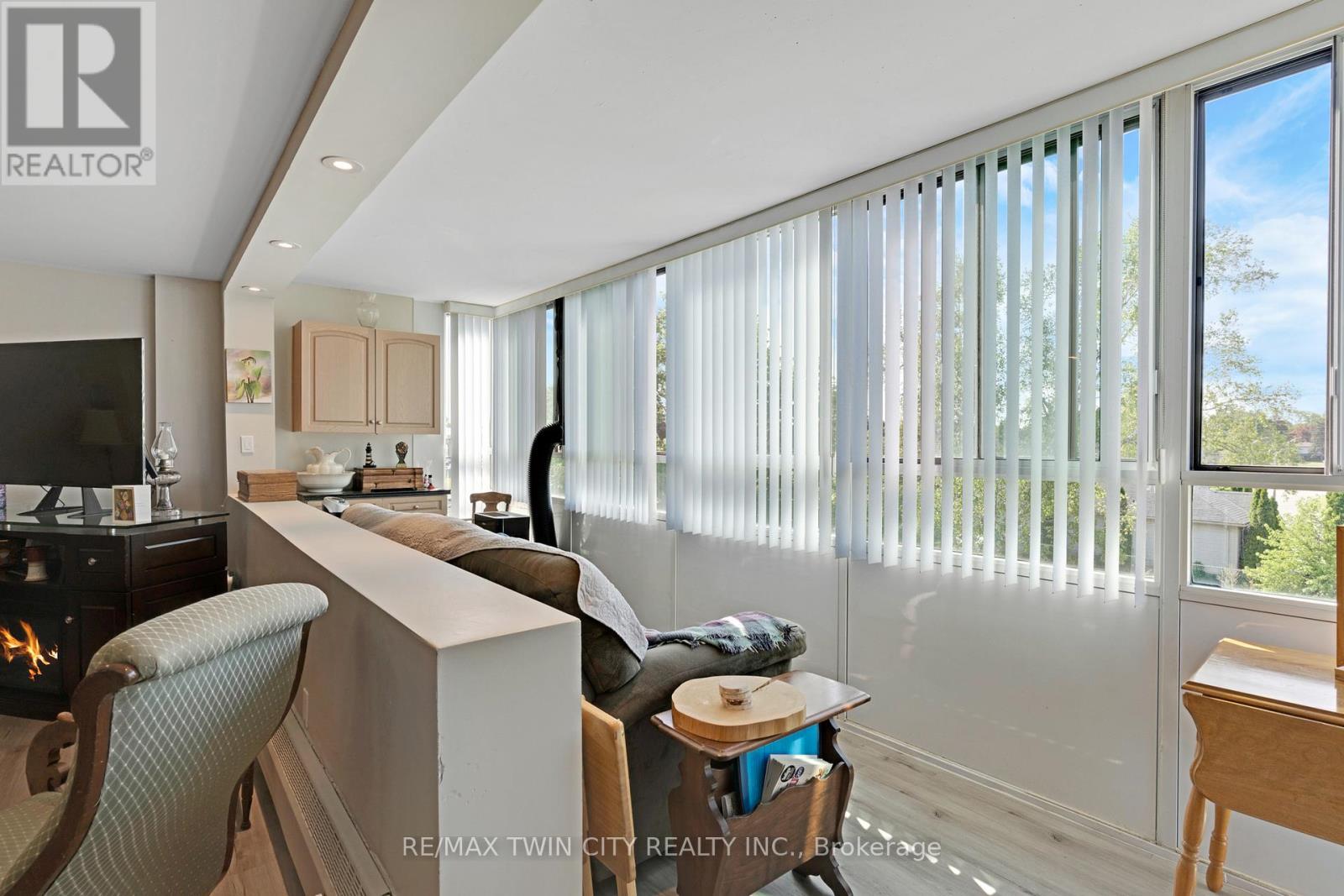 #306 24 MIDLAND DRIVE - 14