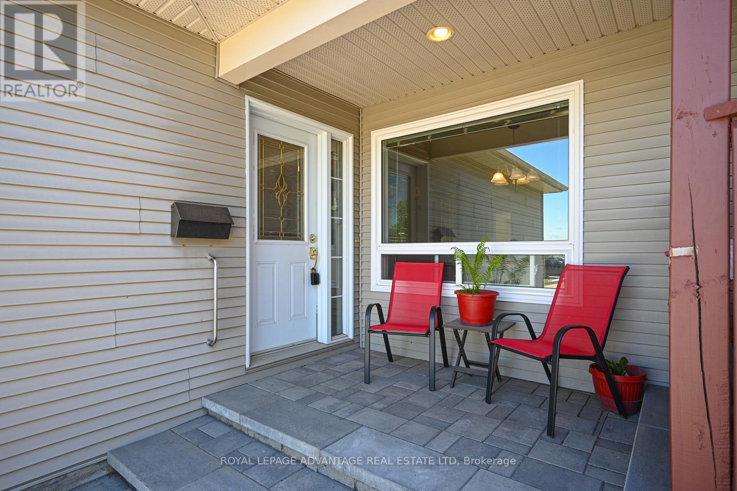 61 VAN HORNE AVENUE - 4