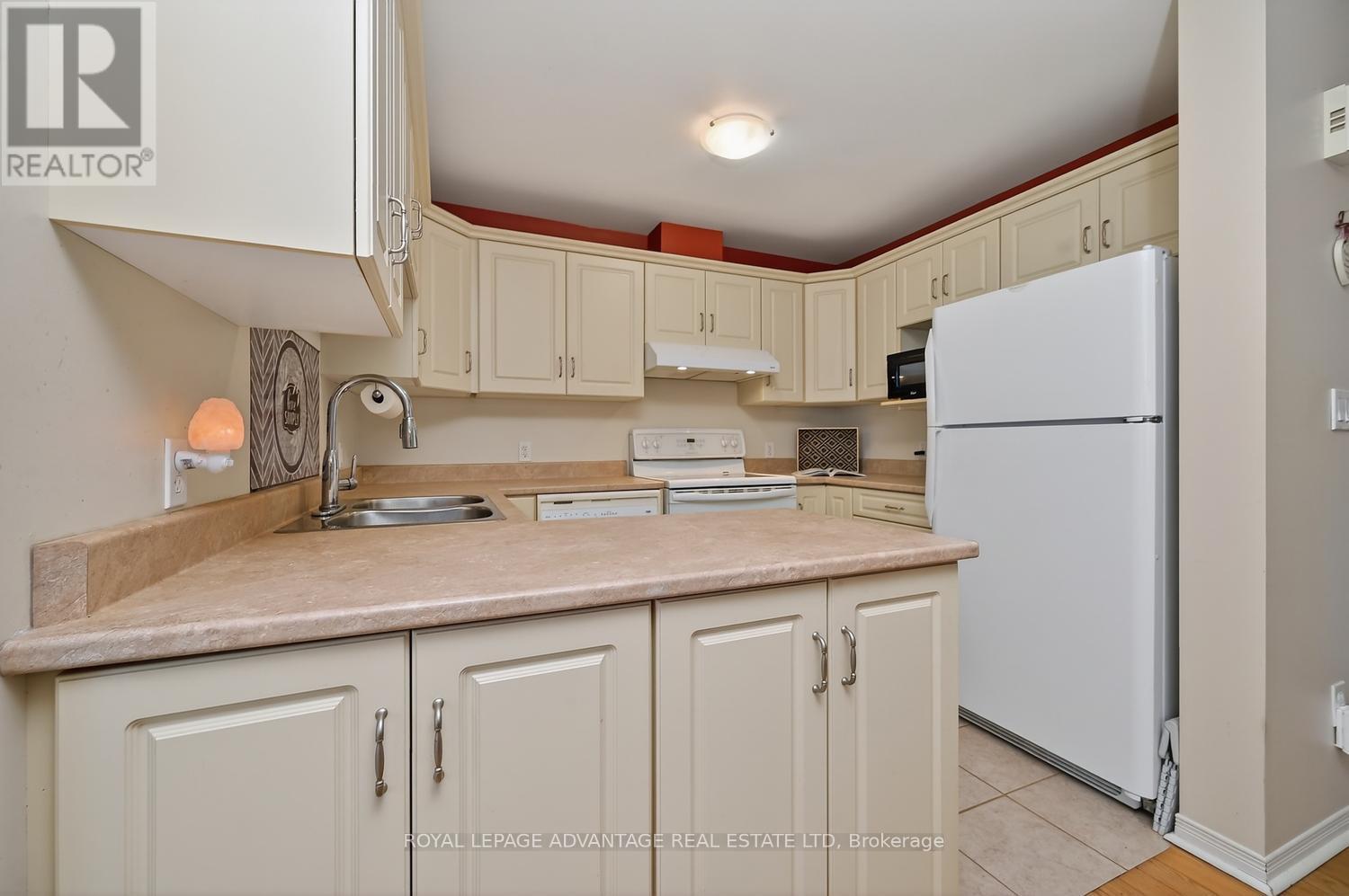61 VAN HORNE AVENUE - Image 8