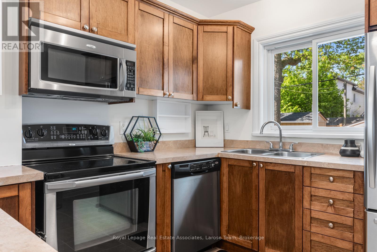 36 FIRSTBROOKE ROAD - 9
