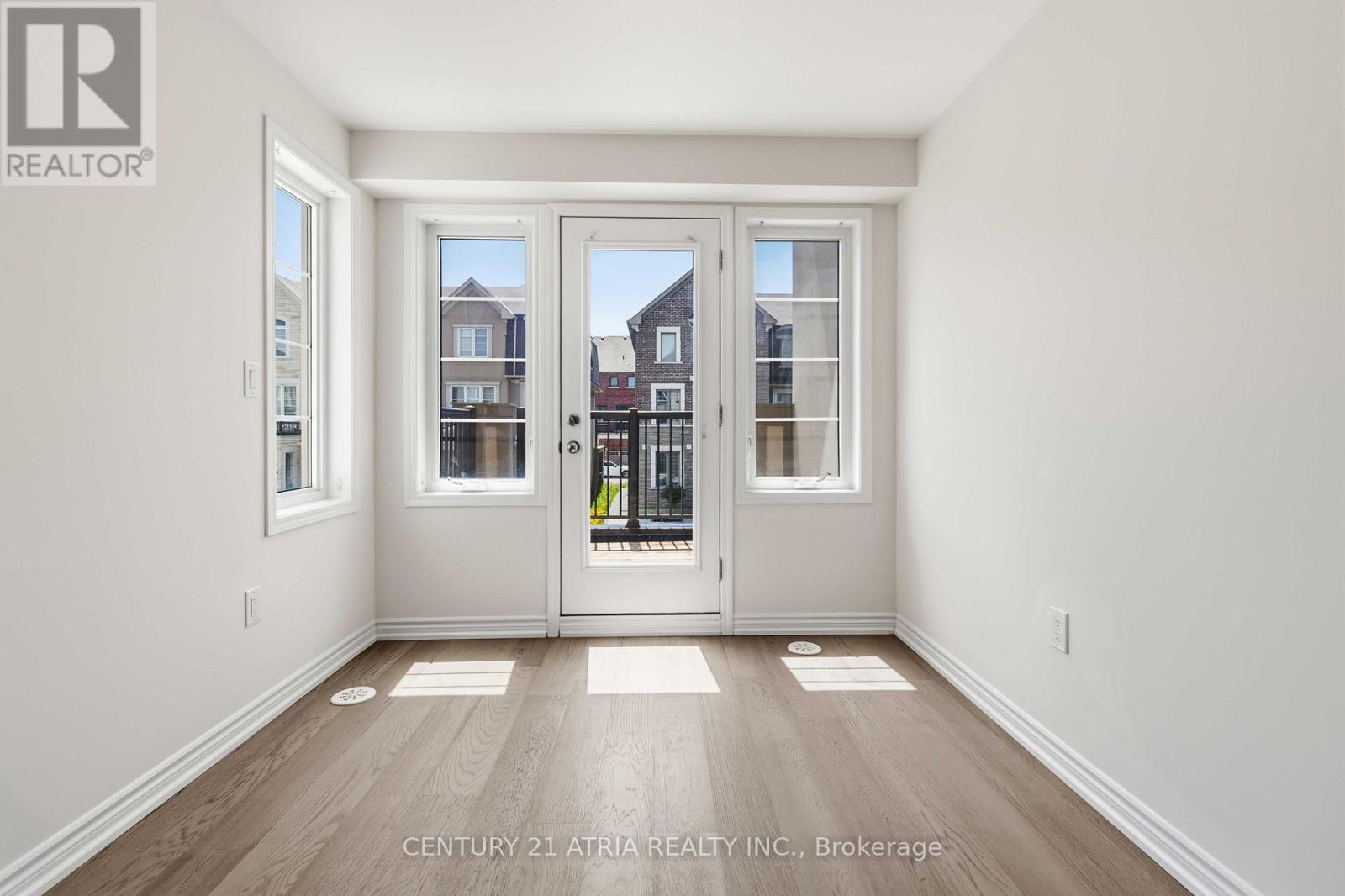 60 CASELY AVENUE - 21