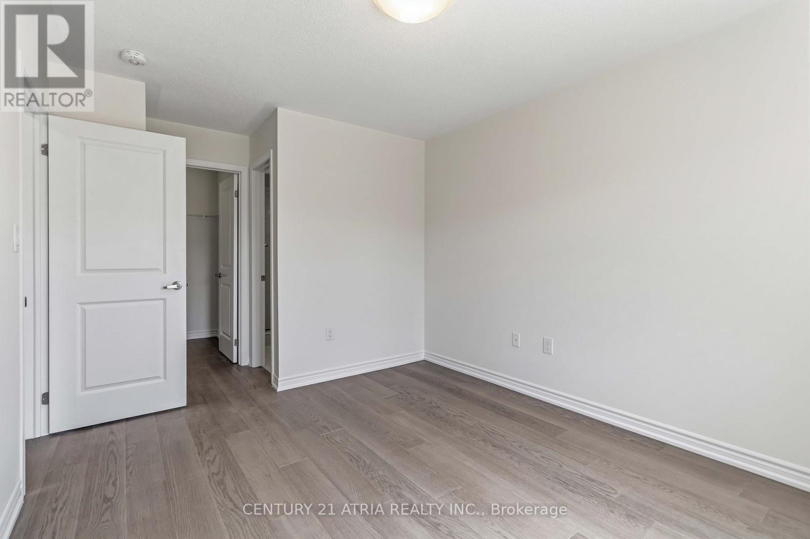 60 CASELY AVENUE - 29
