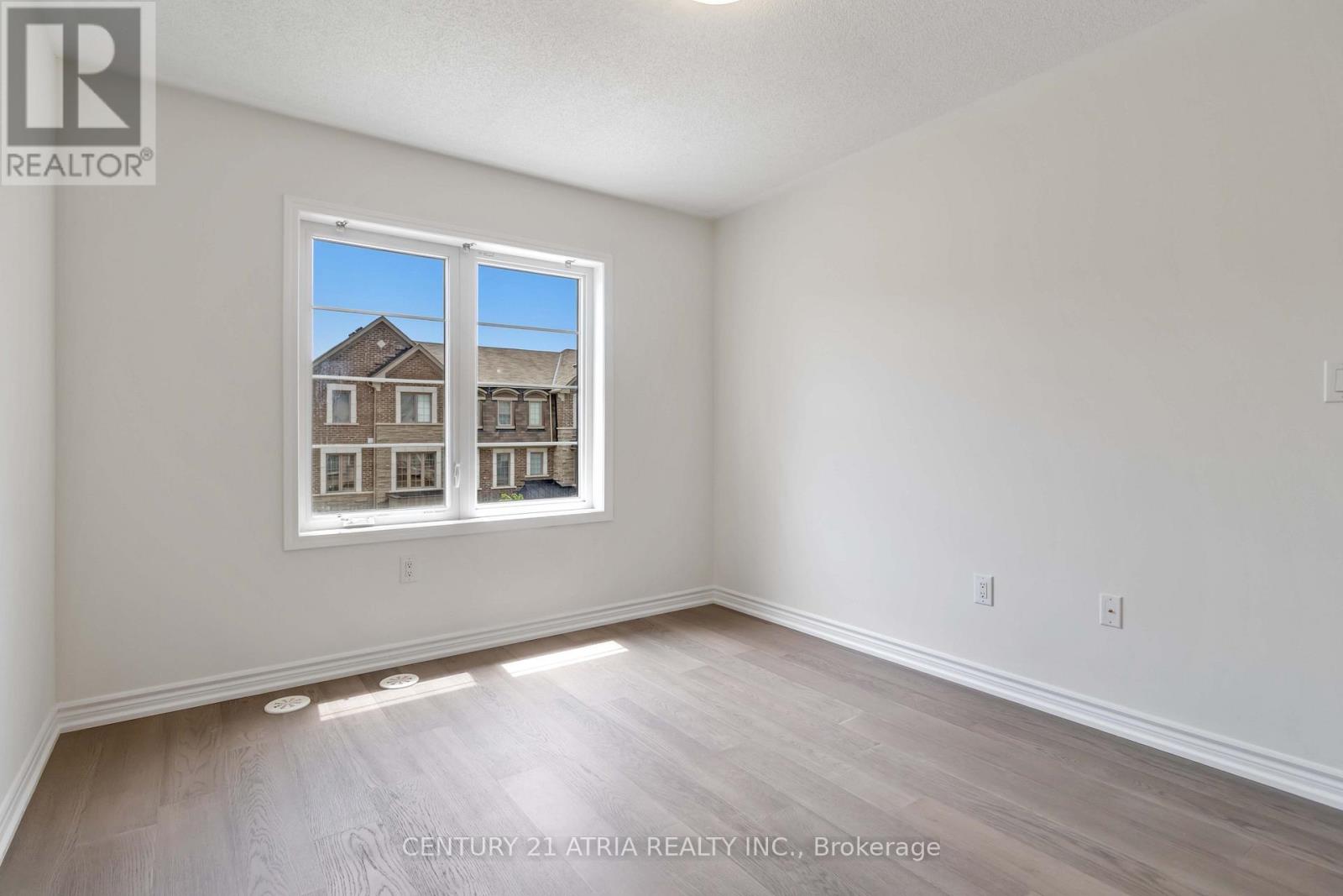 60 CASELY AVENUE - 37