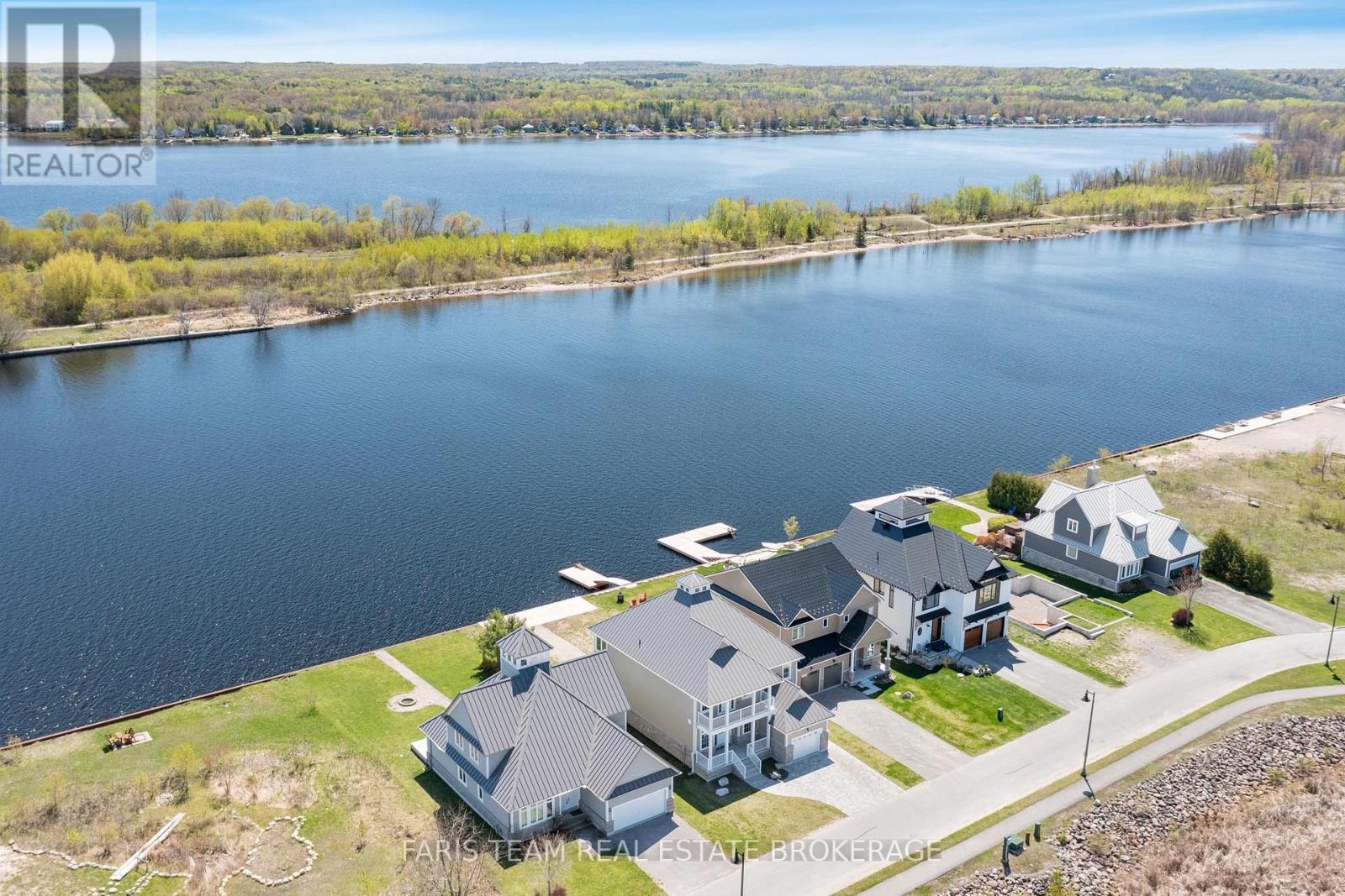 9 DOCK LANE - 30