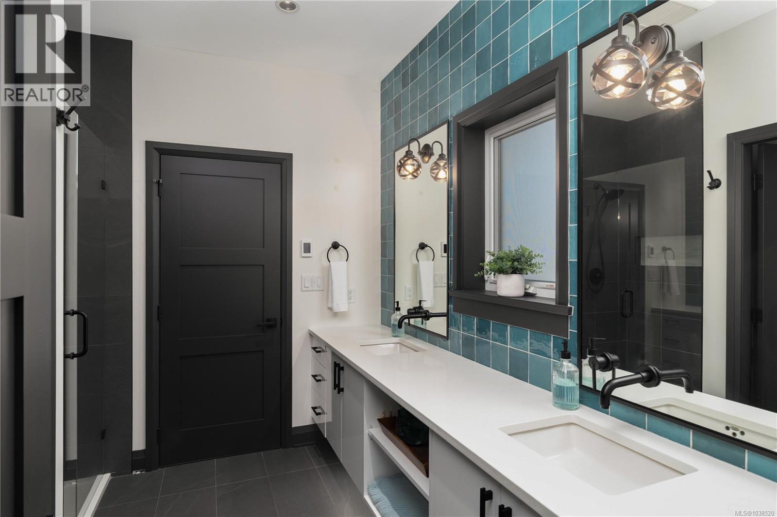2207 Riviera Pl - 33