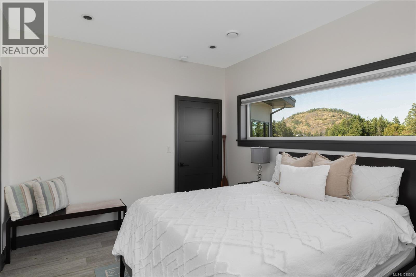 2207 Riviera Pl - 35