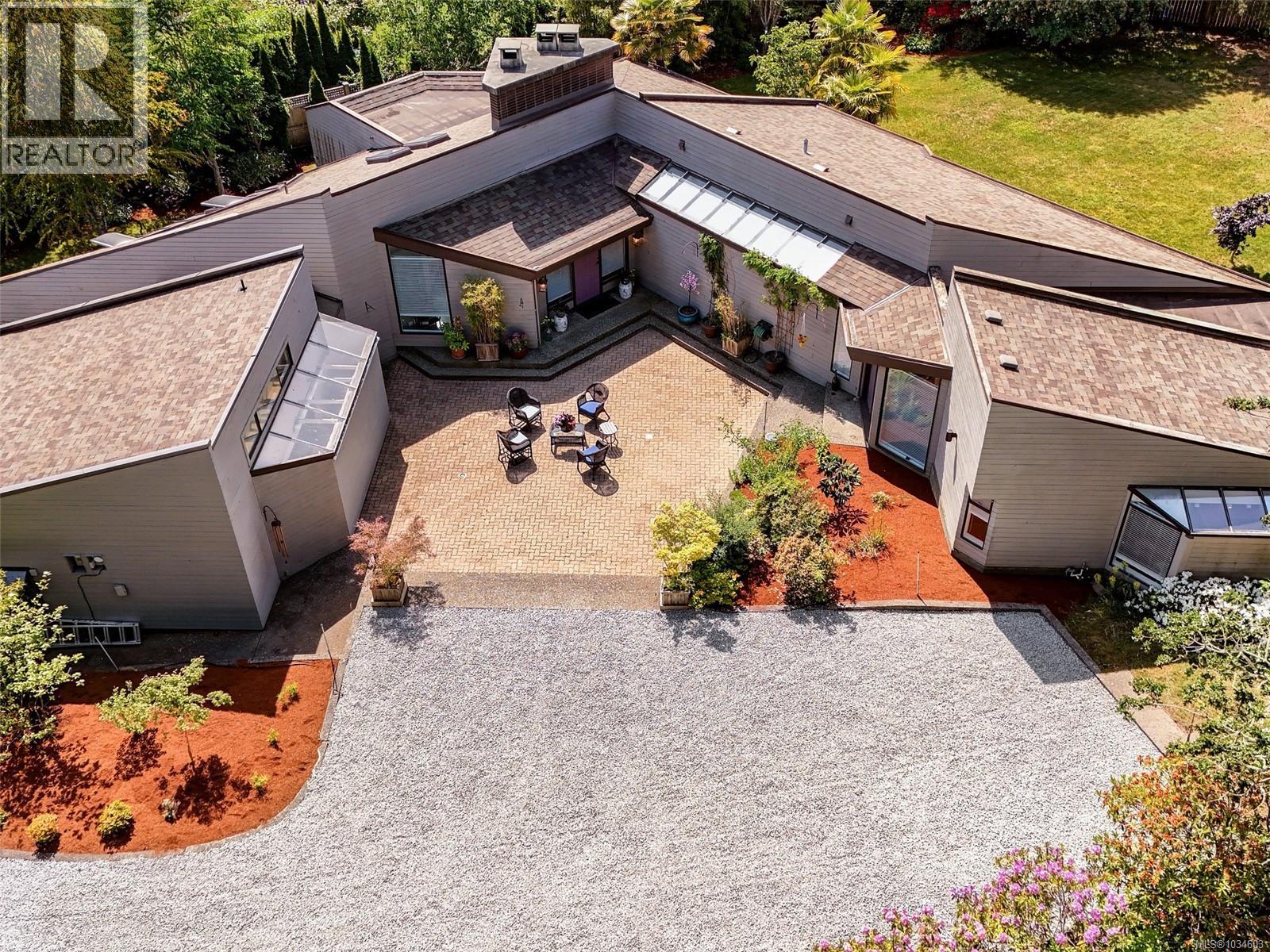596 Towner Road - main photo