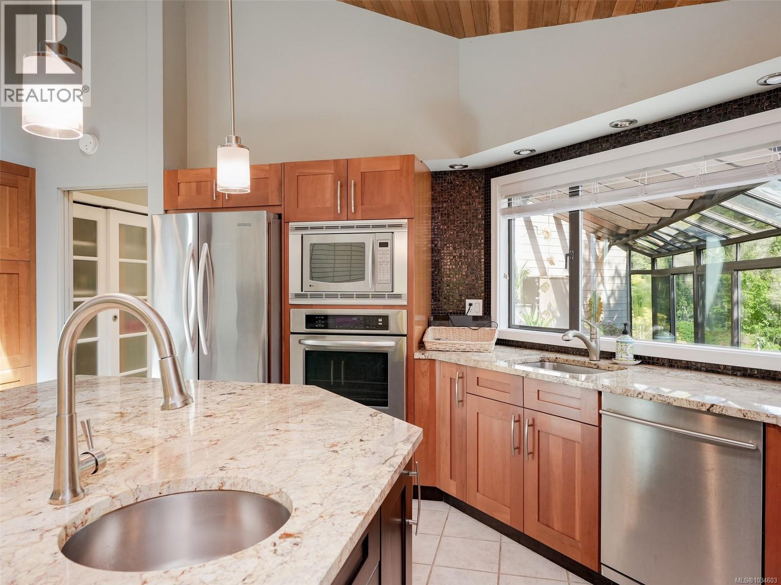 596 Towner Rd - 13