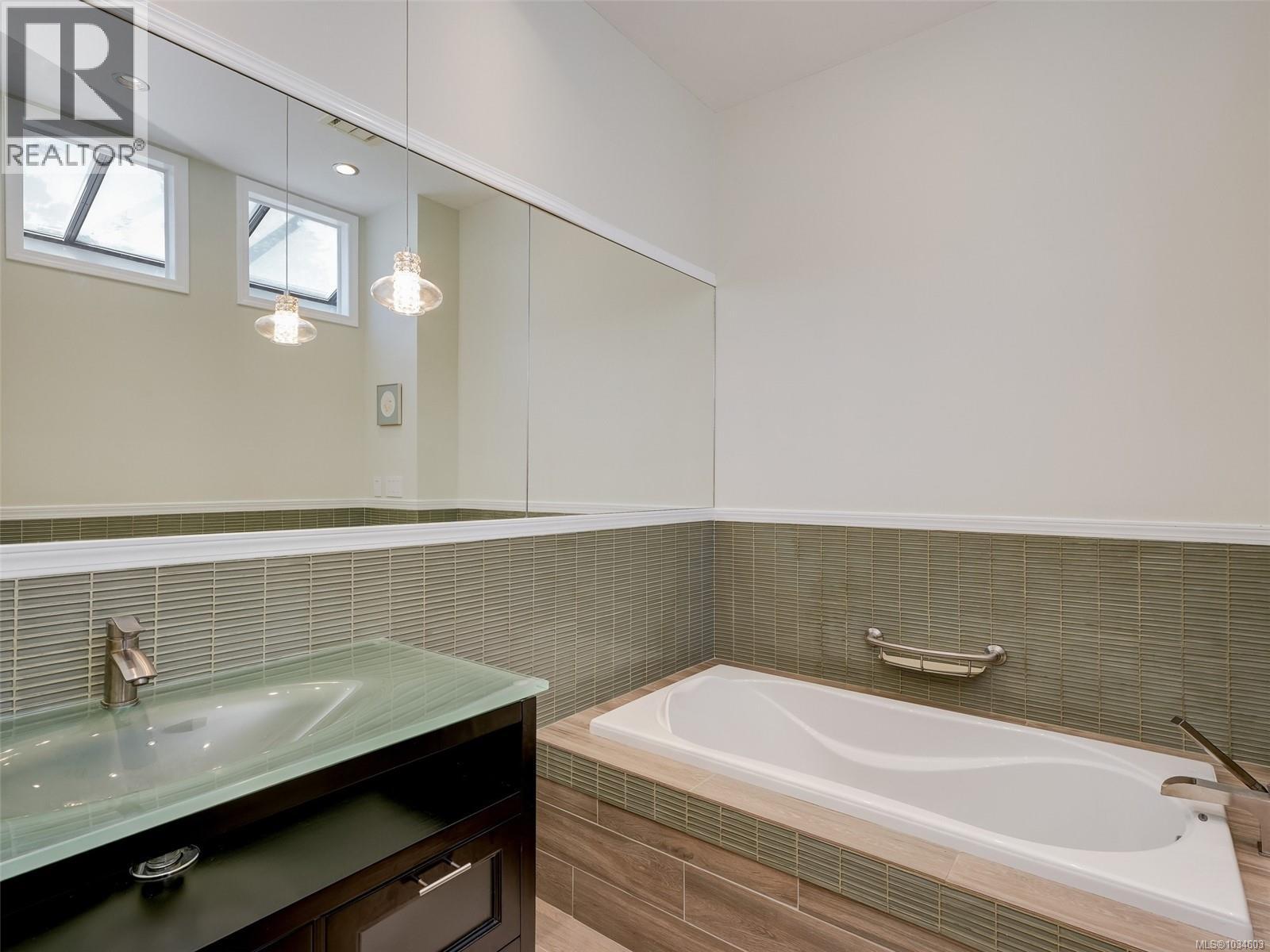 596 Towner Rd - 20