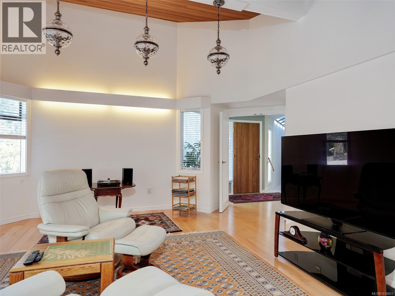 596 Towner Rd - 22