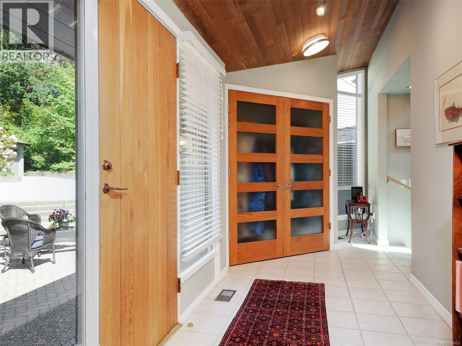 596 Towner Rd - 25
