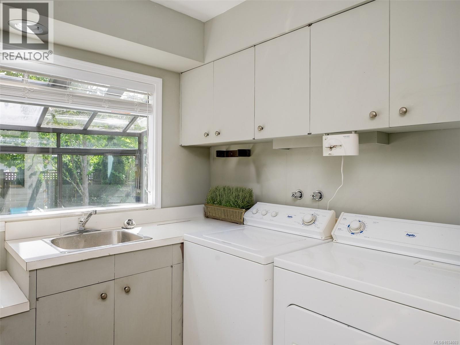 596 Towner Rd - 26
