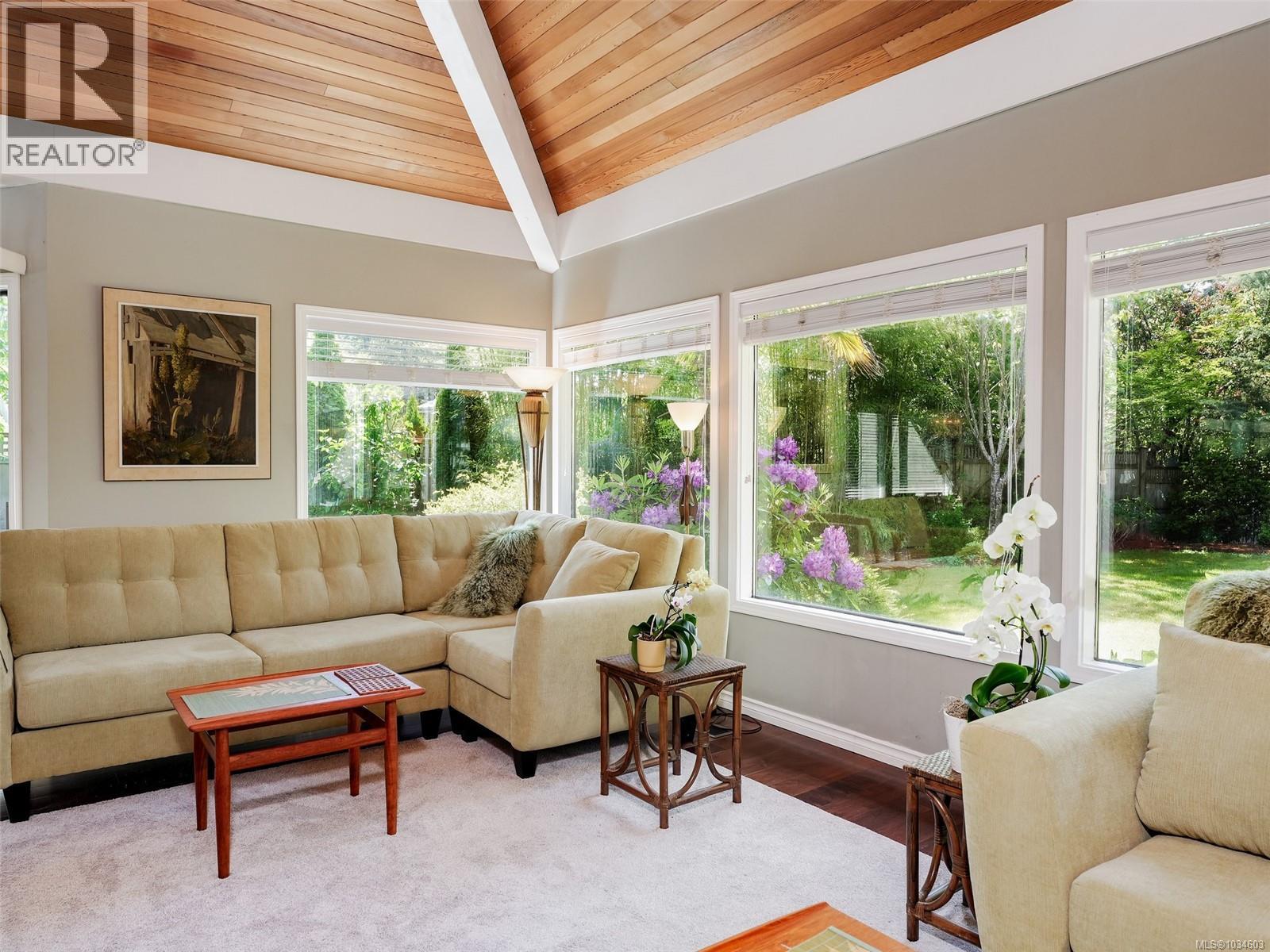 596 Towner Rd - 3