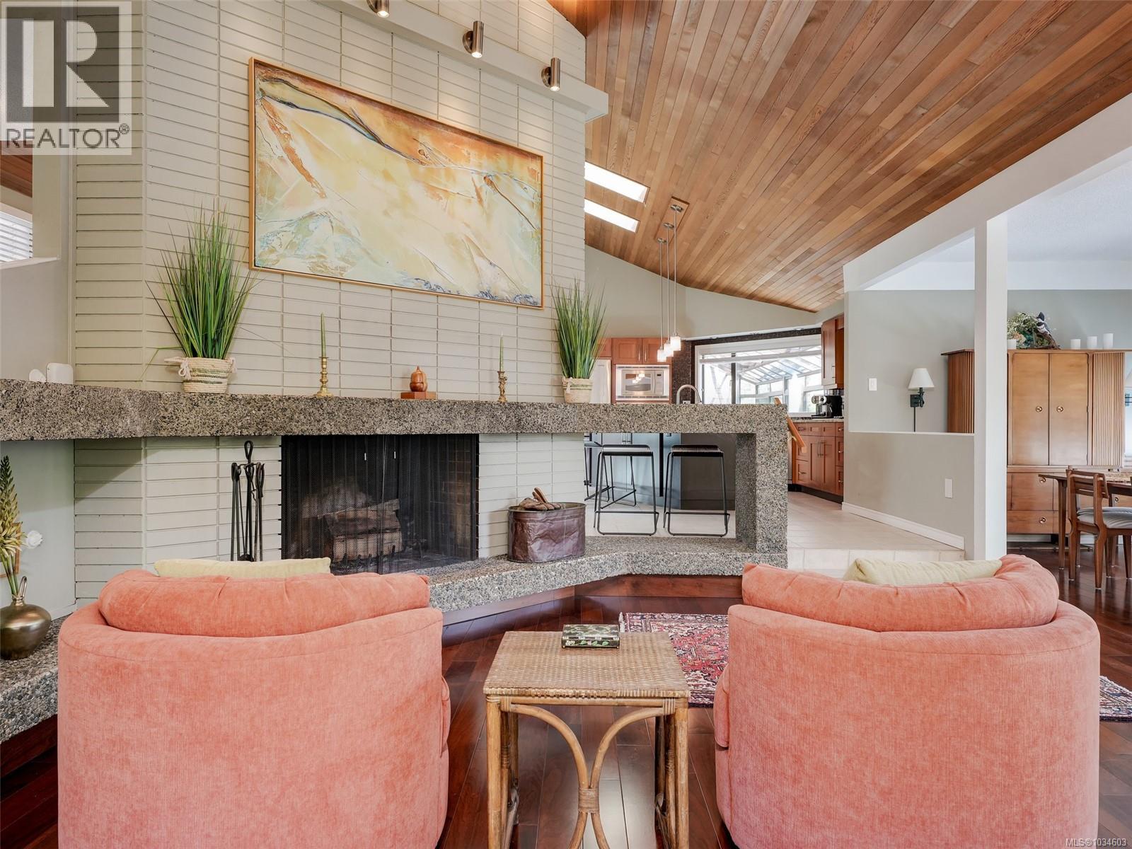 596 Towner Rd - 4