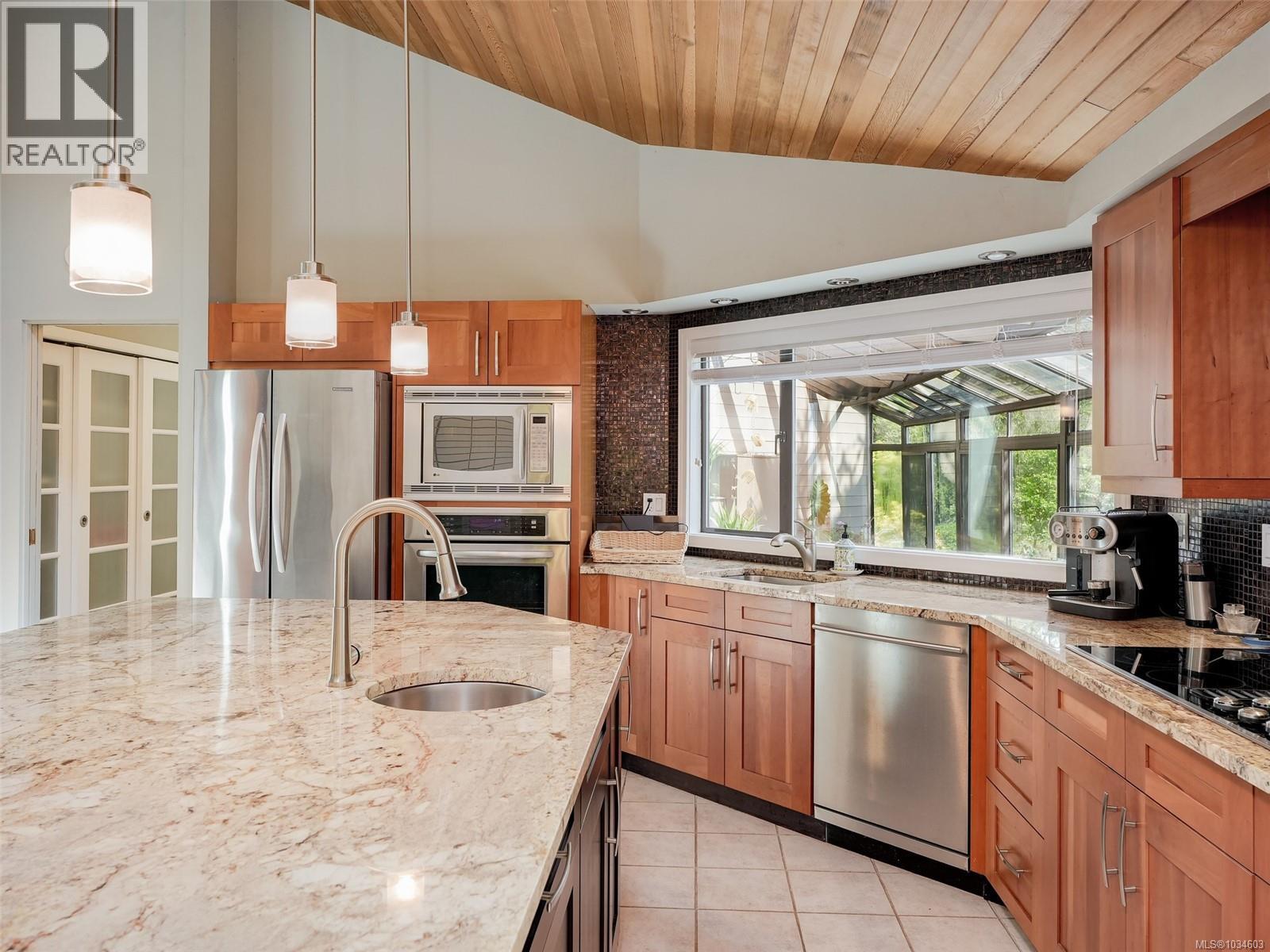596 Towner Rd - 8